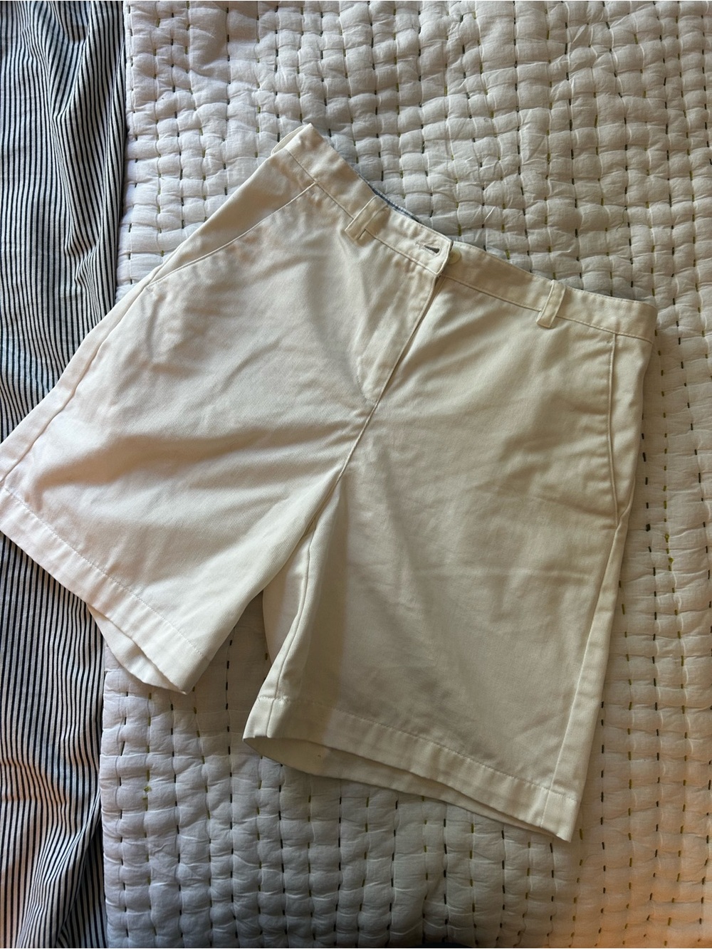 Liz Claiborne Vintage Women's Cream/White Cotton Shorts